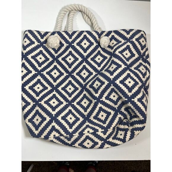 Summer & Rose Rope Handle Square Patterned Tote Bag. Blue & White. Size 14 x 16. - Picture 7 of 8